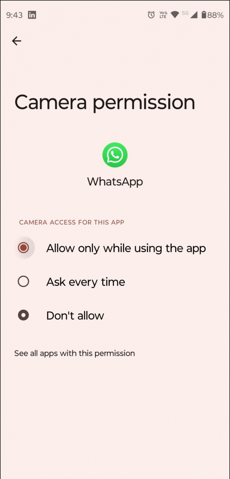   Atļaujiet piekļuvi WhatsApp kamerai, lai pieteiktos divās ierīcēs