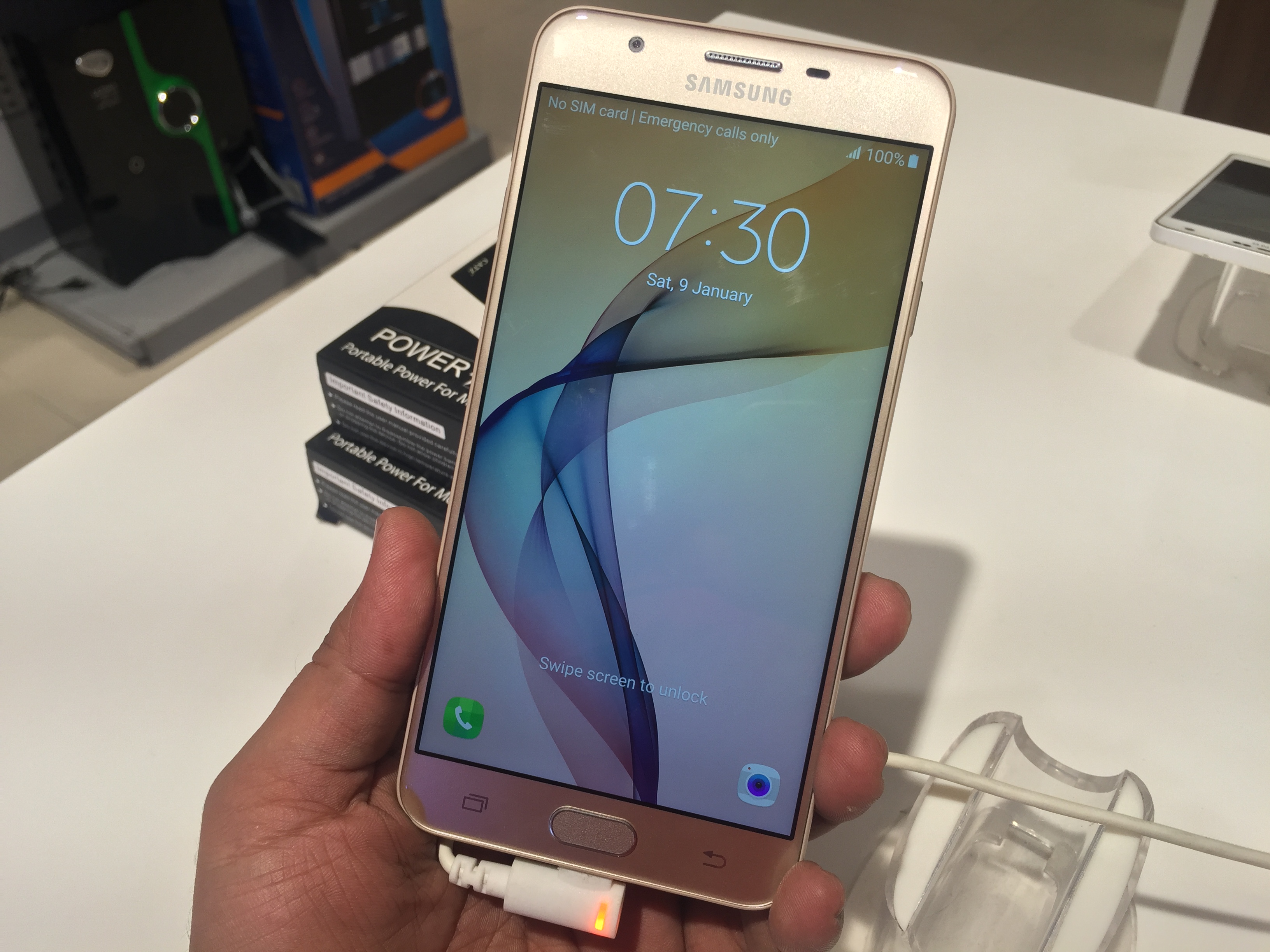 Samsung Galaxy J7 Prime Hands On, przegląd [z wideo]