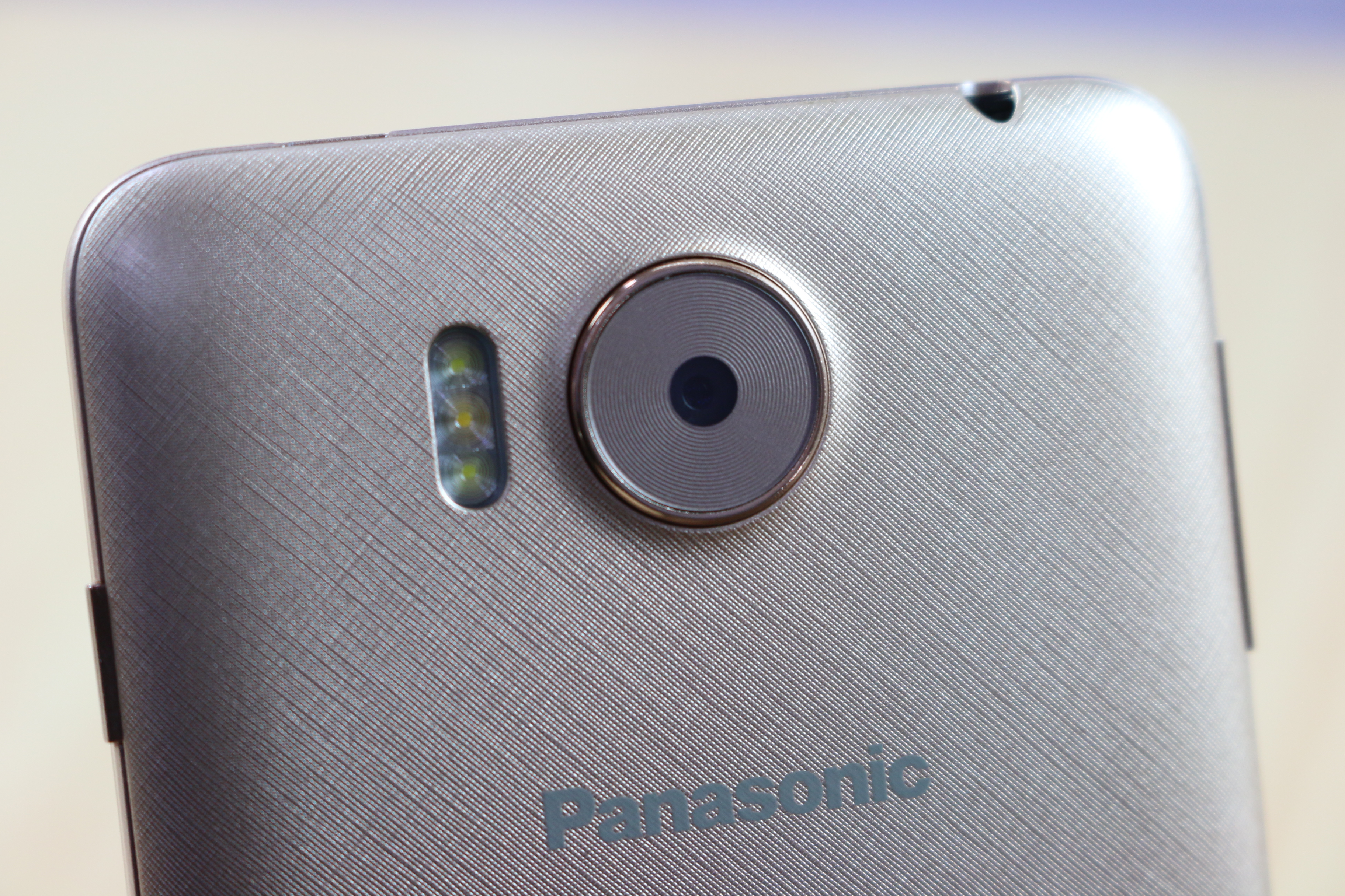 „Panasonic Eluga Note“ išpakavimas, greita peržiūra ir fotoaparatų pavyzdžiai